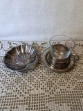 Lot piese metal argintat, cana pentru ceai, farfurioara si bomboniera