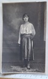 Fotografie costum popular rom&acirc;nesc &ndash; atelier Karol Markus Giurgiu &ndash; 1928