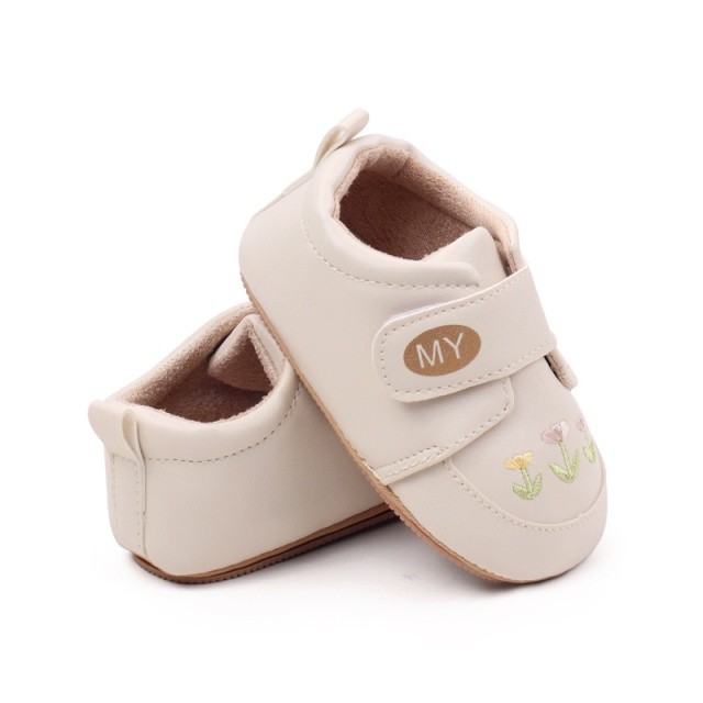 Pantofiori crem cu broderii florale (Marime Disponibila: 3-6 luni (Marimea 18