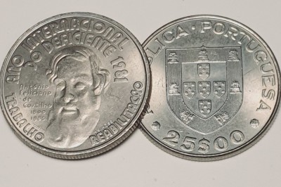 3345 Portugalia 25 Escudos 1984 Year of Disabled People 1981 km 624 aunc-UNC foto