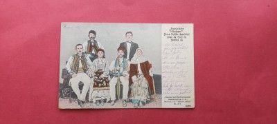 Gorj Dinca Schiler cu familia sa Port Popular / Port national foto