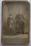 Fotografie tip CDV, Barbat si femeie cu guler de blana, inceput de secol XX