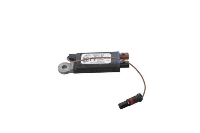 Amplificator de antena JAGUAR I-PACE X590 2020 OEM: J9D3-18C901-EA 23563403