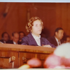 ELENA CEAUSESCU LA PREZIDIUL CONGRESULUI AL XIII - LEA AL P.C.R . , FOTOGRAFIE , NOIEMBRIE , 1989