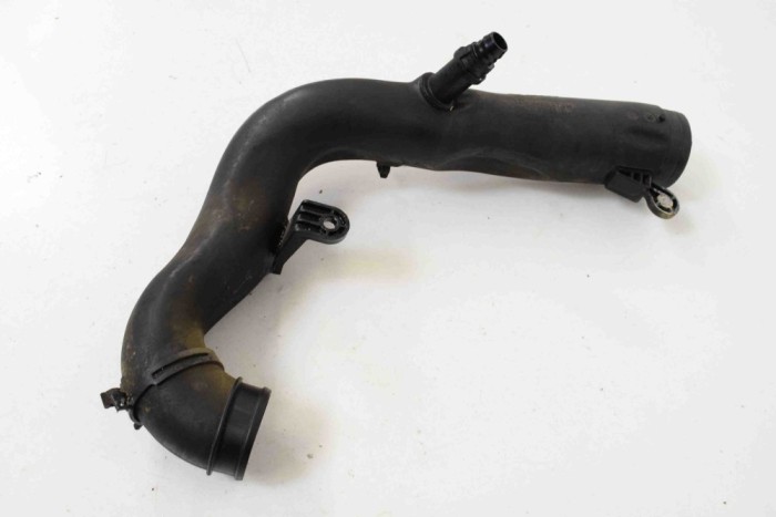 Furtun intercooler dreapta VW PASSAT B6 3C2 2007 OEM: 1K0129654