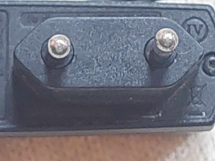 Incarcator/alimentator/adaptor telefon mobil NOKIA-functional,