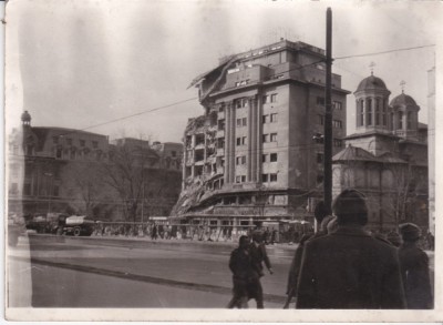 AMS @ - FOTO ORIGINALA, CUTREMURUL DIN 4 MARTIE 1977, BUCURESTI, RESTAURANTUL DUNAREA foto