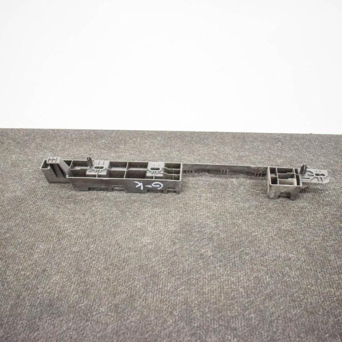 Suport prag lateral st&acirc;nga spate TESLA MODEL X 2018 OEM: 1051827-00-B | 10037693