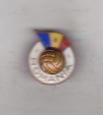 bnk ins Insigna Federatia romana de fotbal - RSR foto