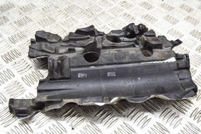Protecție termică AUDI Q5 FY 2021 OEM: 05L103954B | 21422711