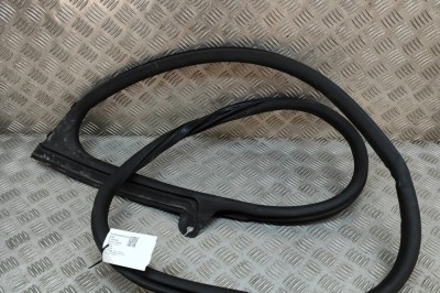 Garnitura ușă dreapta față AUDI E-TRON GT 2022 OEM: 9J1831722A | 23550900 foto