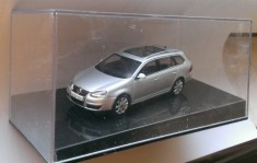 Macheta VW Golf 5 V Variant Break silver - Autoart 1/43 Volkswagen