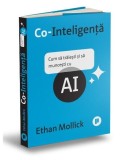 Carte Co-Inteligenta Paperback Brosat, Inteligenta Artificiala Umana, Creativitate, Inovatie, Non-fictiune