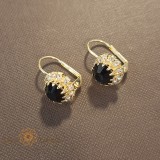 Cercei clasici placati cu aur , floare mare cu cristal zirconia negru, SaraTremo