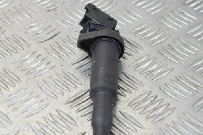 Bobina de inducție de &icirc;naltă tensiune BMW 5 F10 2011 OEM: 1437986,7594937,0221504470 13723369