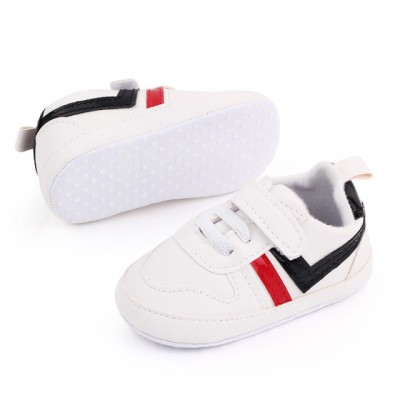 Adidasi albi cu insertie rosie si neagra (Marime Disponibila: 6-9 luni (Marimea foto