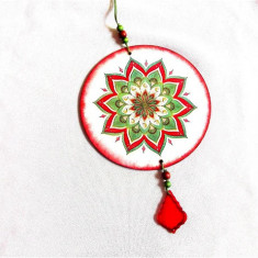 Ornament cu rosu si verde, ornament pe lemn cu mandala 40985