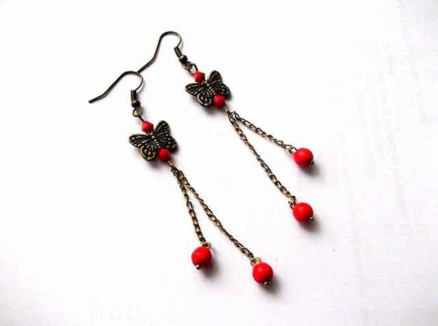 Cercei cu howlite si fluturi din bronz, cadou femei 34540