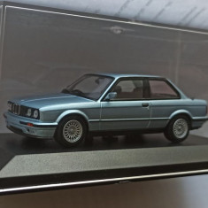 Macheta BMW seria 3 E30 Coupe 1986 silver blue metallic - Minichamps 1/43