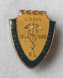 Insigna cultura - educatie Liceul Comercial din Pitesti 1948 - 1988