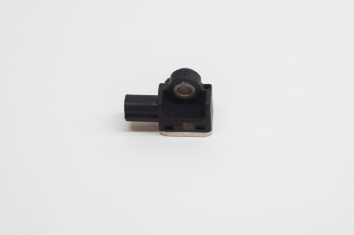 Senzor de impact dreapta față VOLVO V60 2011 OEM: 8V4T-14B006-AA | 11446953