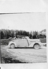 D1117 Comunisti judeteana Campulung Moldovenesc Vatra Dornei automobil 1949 foto