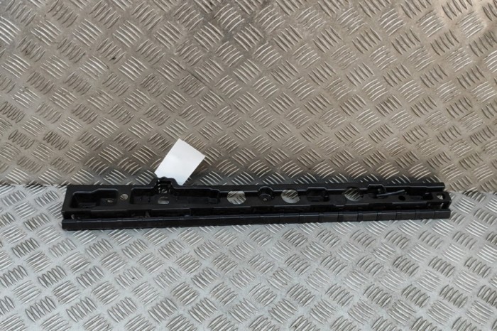 Suport prag lateral BMW 7 G11, G12 2014 OEM: 7357135 23986480