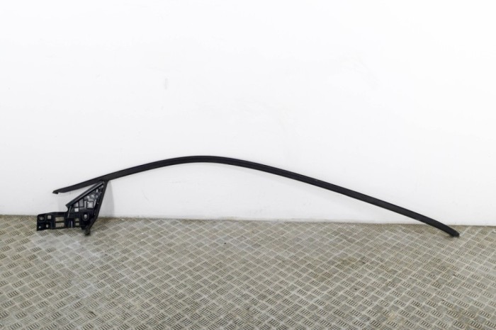 Bandou superior ușă st&acirc;nga față BMW i3 I01 2019 OEM: 7453551 20288141