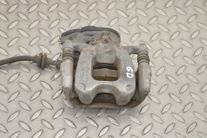 Etrier de fr&acirc;nă dreapta spate FIAT 500X 334_ 2020 OEM: 005218033900 18177526