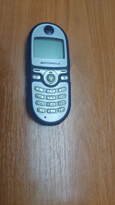 Motorola C200 - SE VINDE FARA INCARCATOR .