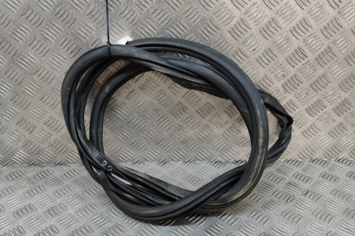 Garnitura ușă dreapta spate AUDI E-TRON GEN 2019 OEM: 4KE833721 | 28517000