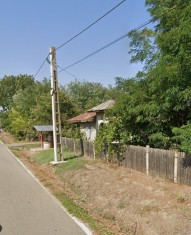 Teren cu casa batraneasca-demolabila in Calarasi