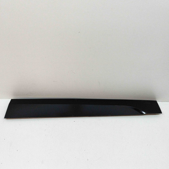 Bandou inferior ușă dreapta față BMW iX I20 2022 OEM: 8497328