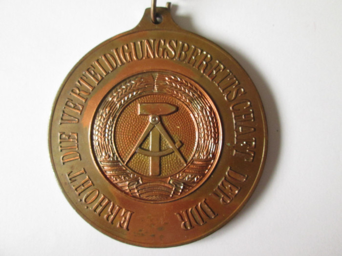 Medalie Germania Democrata anii 80:Cresterea disponibilitatii de aparare a tarii