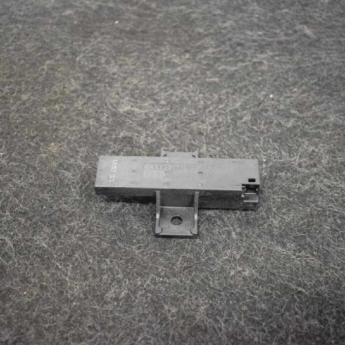 Amplificator de antena AUDI A4 Avant 8W5, B9 2017 OEM: 4M0907247 3475565