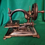 Cumpara ieftin MASINA DE CUSUT PORTABILA CLEMENS MULLER-DRESDEN-GERMANIA anul 1860