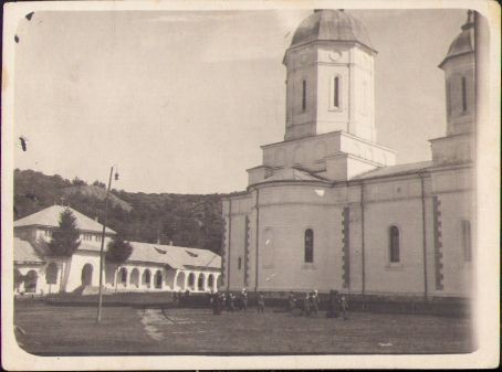 P817 Biserică, Rom&acirc;nia interbelică