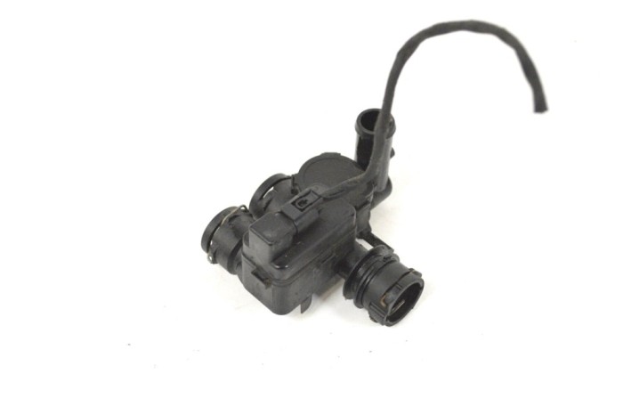Pompa de apa auxiliara MERCEDES-BENZ CLS C219 2005 OEM: A2118320584 13714338