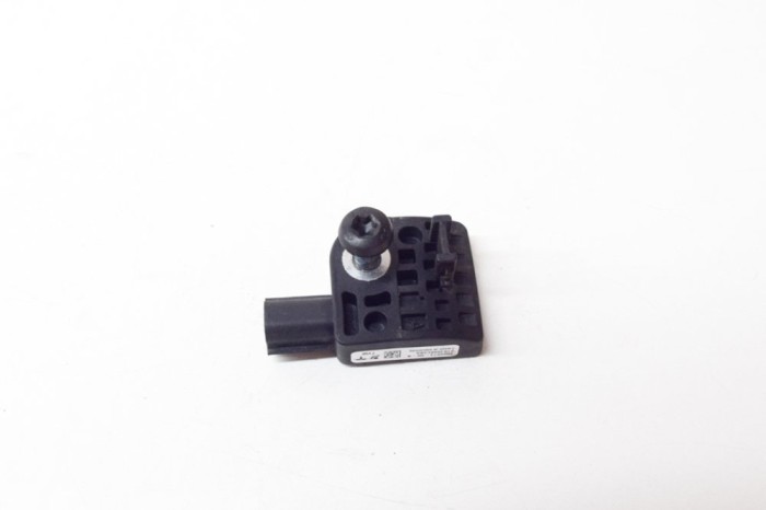 Senzor de impact lateral dreapta TESLA MODEL S 2017 OEM: 1005274-00-B 14340717