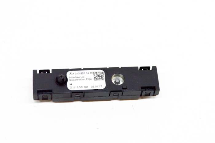 Amplificator de antena MERCEDES-BENZ E W213 2017 OEM: A2138201489 12051717