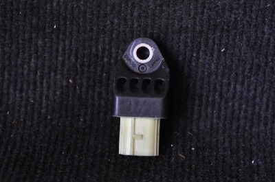 Senzor de impact st&amp;acirc;nga spate TOYOTA RAV 4 III _A3_ 2008 OEM: 89831-33020 1493595 foto