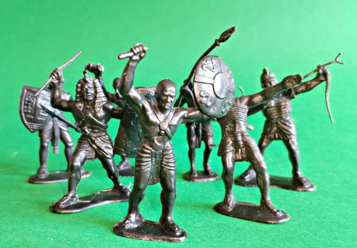 Figurine seria antichitate 7 cm 12 bucati comunism rusi URSS CCCP Ceaușescu