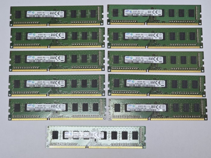 Memorie RAM desktop Samsung 4GB PC3-12800 DDR3-1600MHz M378B5173DB0-CK0