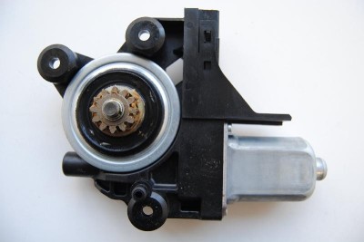 Motor macara geam ușă dreapta spate VOLVO V70 III BW 2013 OEM: 970716-101 1786384 foto