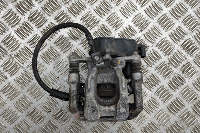 Etrier de fr&amp;acirc;nă dreapta spate MERCEDES-BENZ CLA Coupe C118 2022 OEM: Coupe | 25747433 foto