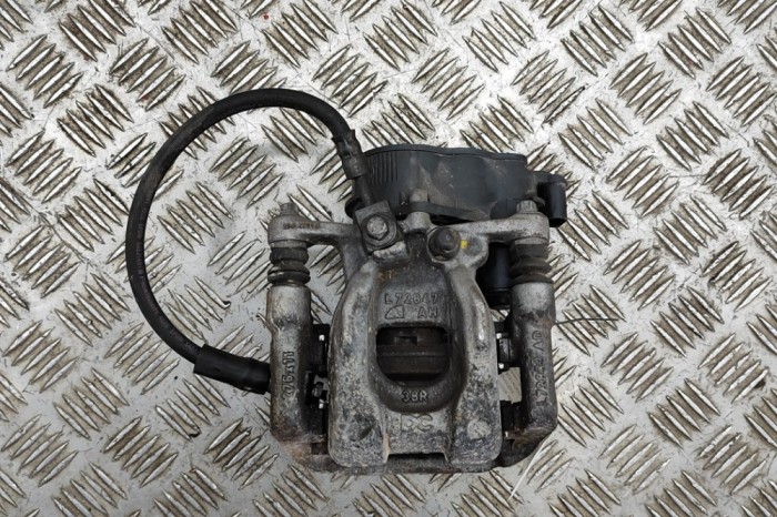 Etrier de fr&acirc;nă dreapta spate MERCEDES-BENZ CLA Coupe C118 2022 OEM: Coupe | 25747433