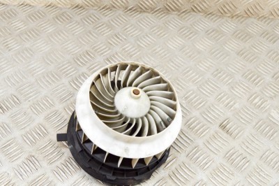 Ventilator aeroterma MERCEDES-BENZ C W205 2017 OEM: 0130309002,T1024850R-F,F011500093 10677390 foto