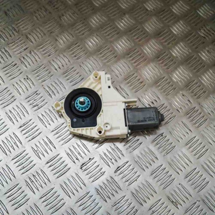 Motor macara geam ușă dreapta față AUDI Q7 4L 2011 OEM: 8K0959802A 2410807