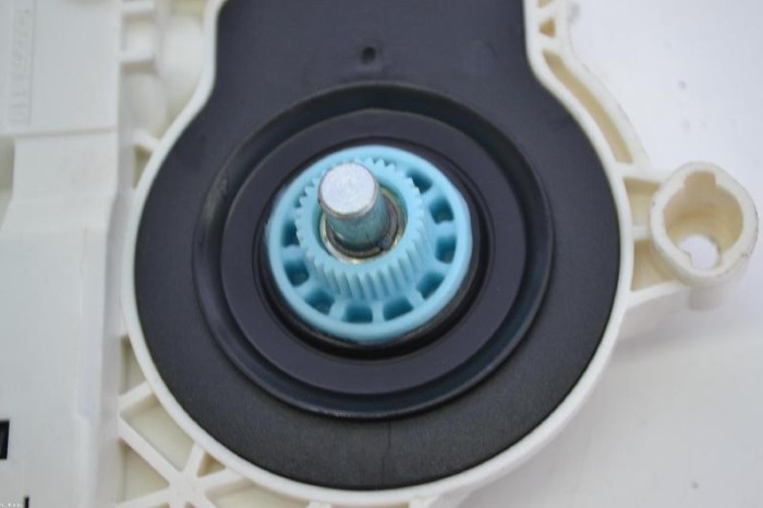 Motor macara geam ușă dreapta spate AUDI Q5 8R 2014 OEM: 8K0959812A 1361335