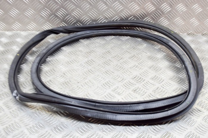 Garnitura ușă dreapta față AUDI A3 Limousine 8VS, 8VM 2017 OEM: 8V5831721 | 13741356